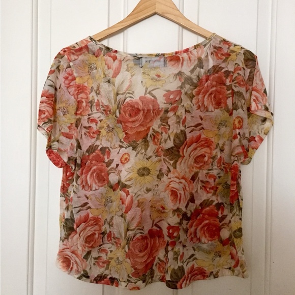 Sheer Floral Crop - Picture 2 of 4